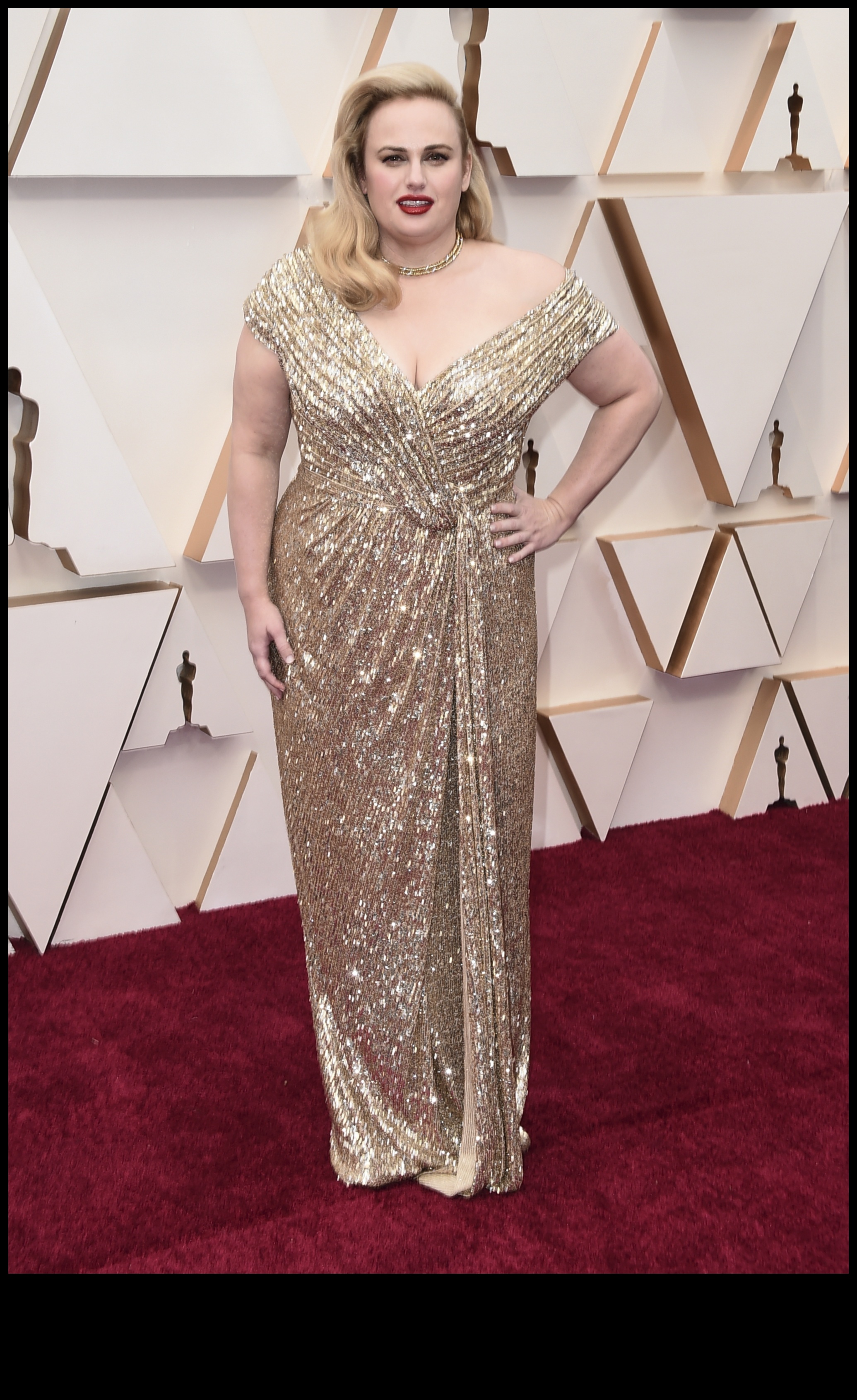 Glamour vintage pe covorul roșu O privire în urmă la Gala Glamorous 6 Gala plină de farmec: ținute vintage care pășesc pe covorul roșu